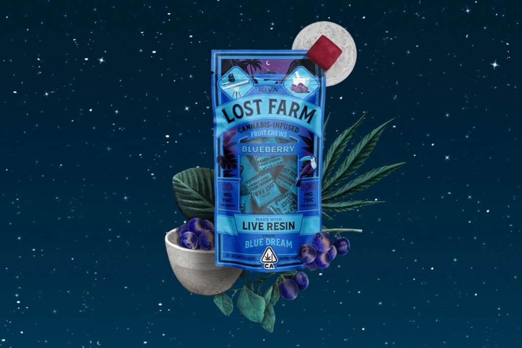 Lost Farm Blue Dream Blueberry Fruit Chews – A 100mg THC live resin edible infused with the Blue Dream strain, surrounded by fresh blueberries and cannabis leaves.